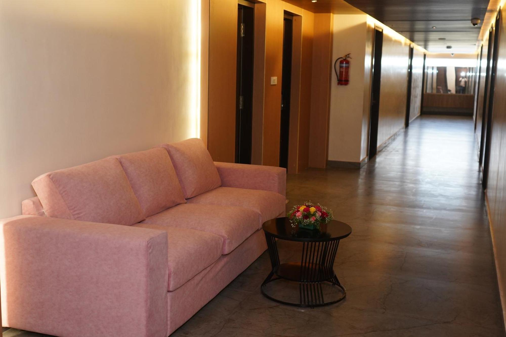 Vantara Suites Vellore Ngoại thất bức ảnh